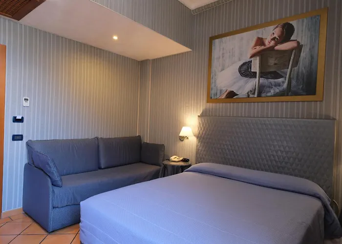 Otel Lirico 3*