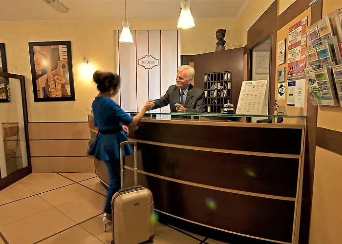 Lirico Otel 3*